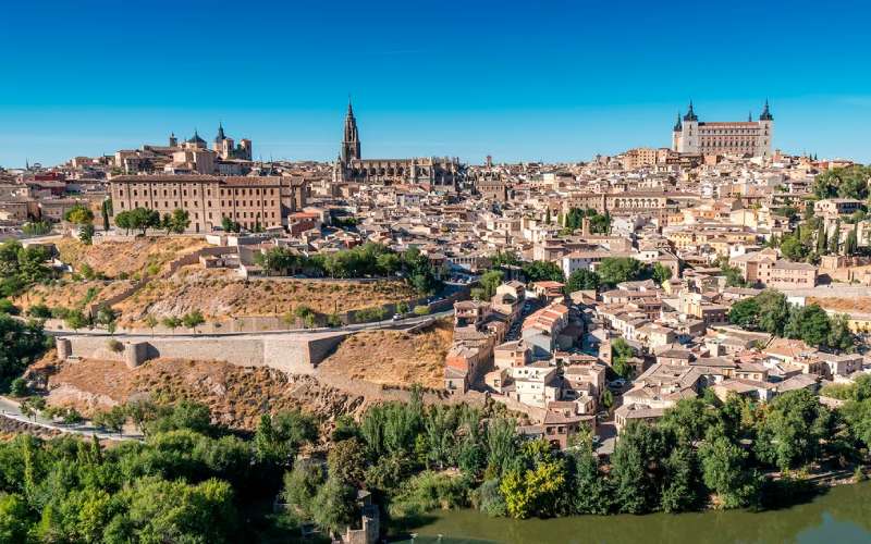 fin curso toledo puy du fou