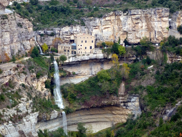 Sant Miquel del Fai: Gorgs del Tenes