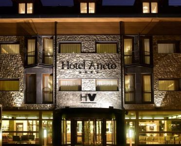 hotel-aneto-benasque-entrada