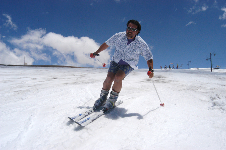 Esquiar en nieve primavera