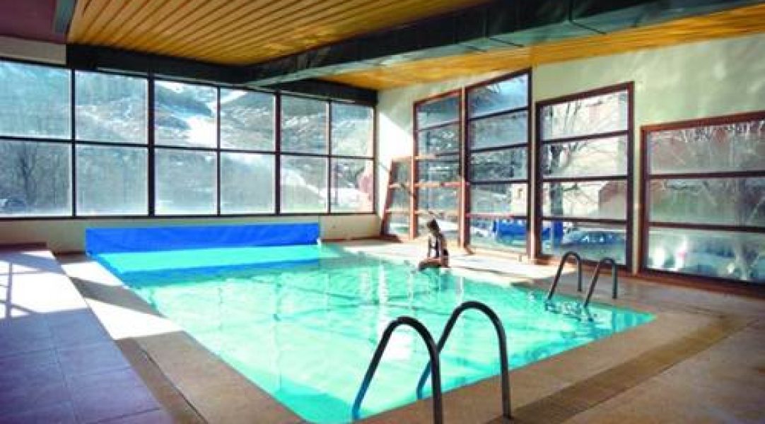 piscina-hotel-cerler-evenia-monte-alba
