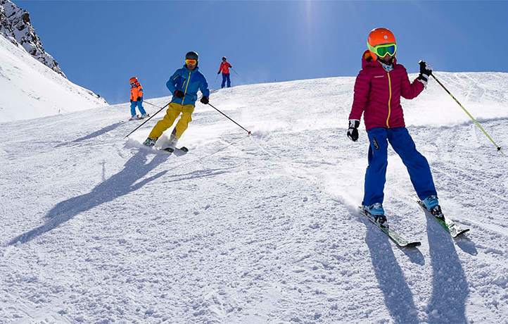 hoteles en soldeu a pie de pista