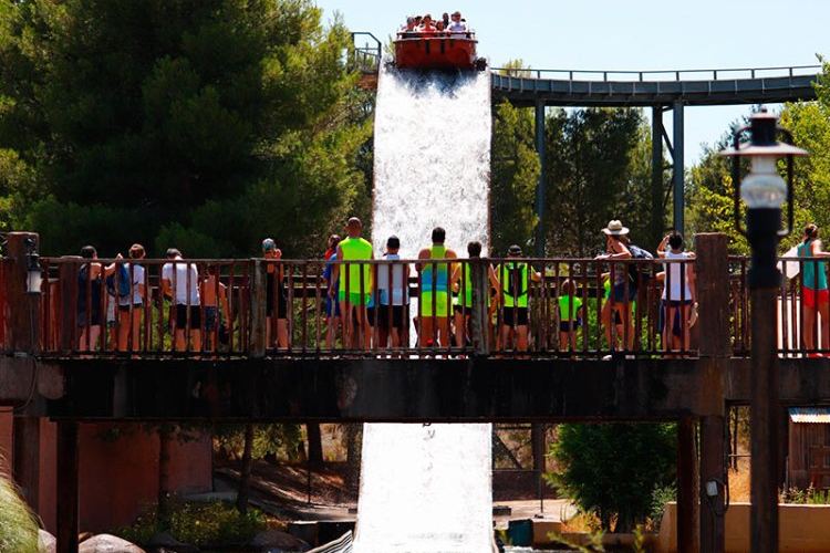 atracciones de agua en warner