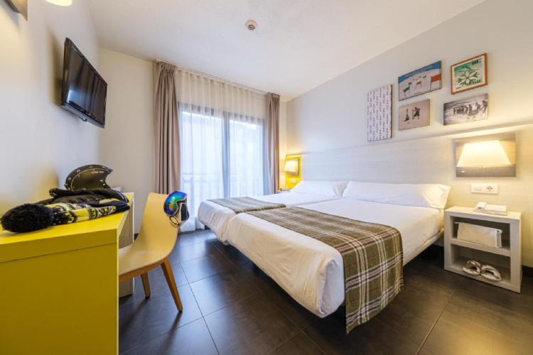 hotel pas de la casa pie de pista