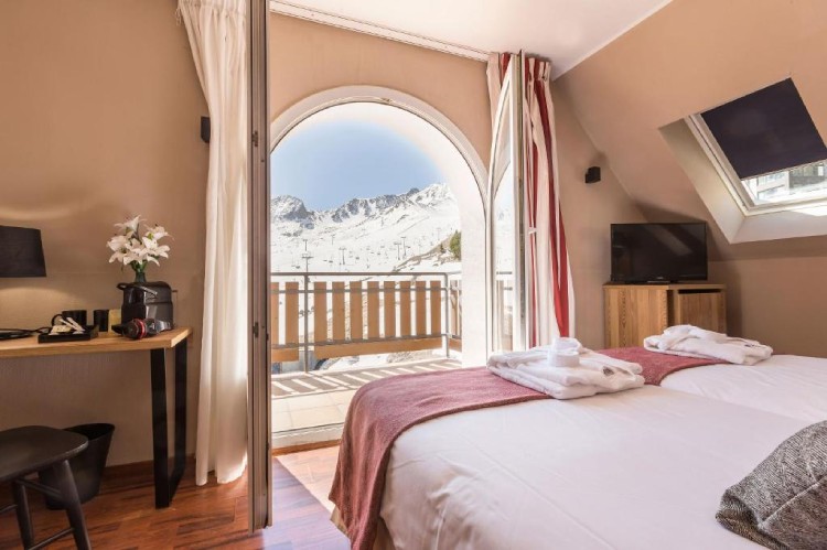 hotel pas de la casa pie de pista