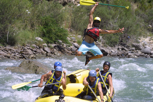 Rafting at the best possible price in Aragonese Pyrenees