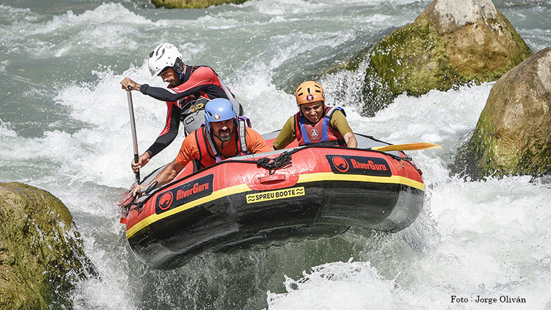 Vive el rafting en Pirineo Aragonés