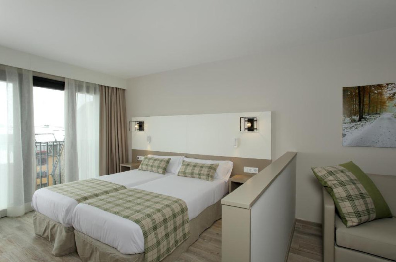 Apartments Caribou in Pas de la casa, Andorra Estiber